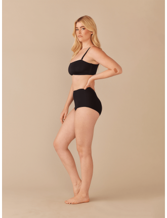 Special Offer DreamSeam High-Waisted Shortie | Black Fresh Release